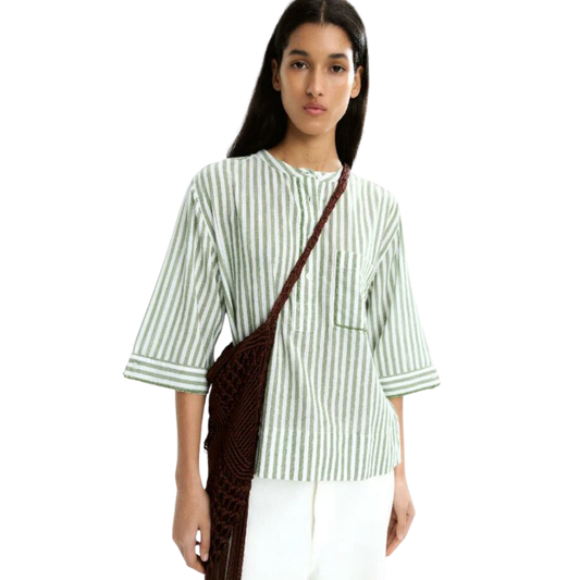 חולצת כפתורים דוגמת פסים