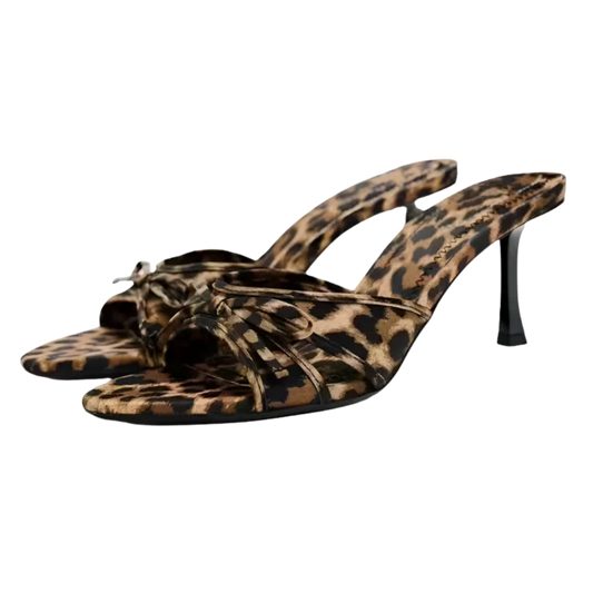 עקב ולור נייטס