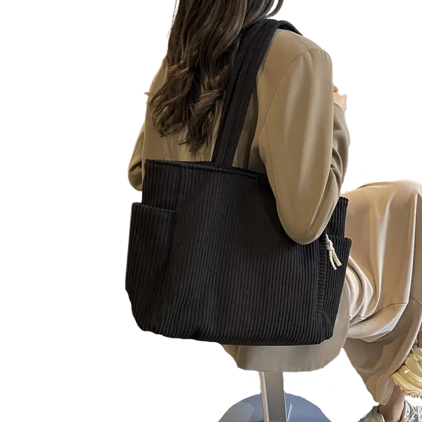 טילדה – תיק נשיאה עם פרטים מחוטים