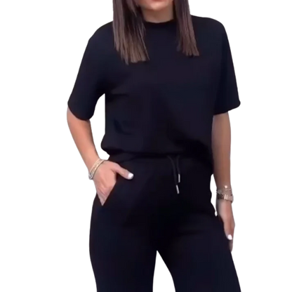 סט תואם אלגנטי עם שרוולים קצרים בגוון אחיד
